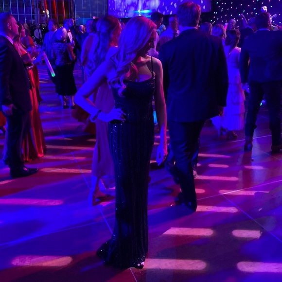 La Femme Gorgeous Dress - Picture 6 of 7